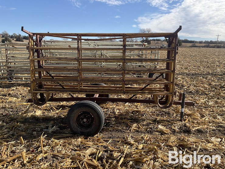 panel-trailer-w/-panels-image-4