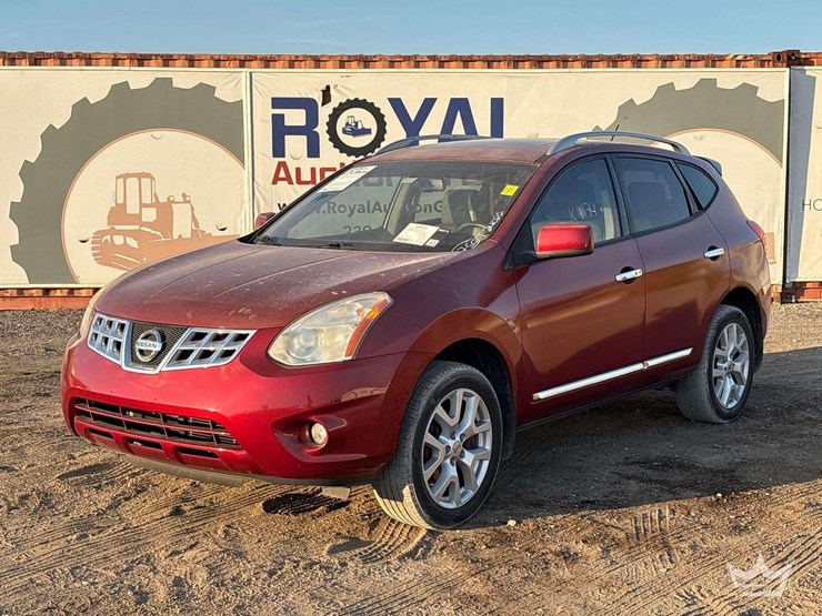 2011-nissan-rogue-image-1