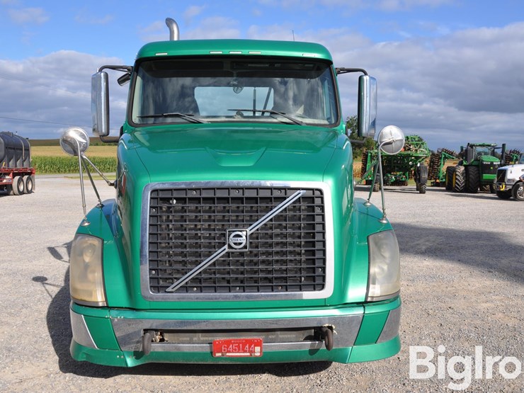 2009-volvo-vnl64t-t/a-truck-tractor-image-2