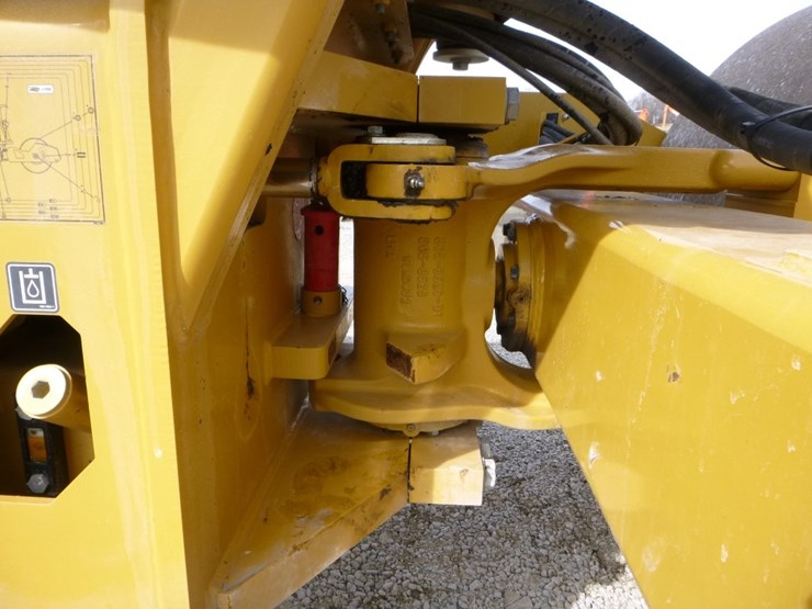 caterpillar-cs10gc-image-23