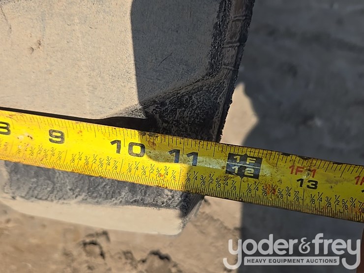 2020-deere-35g-image-25