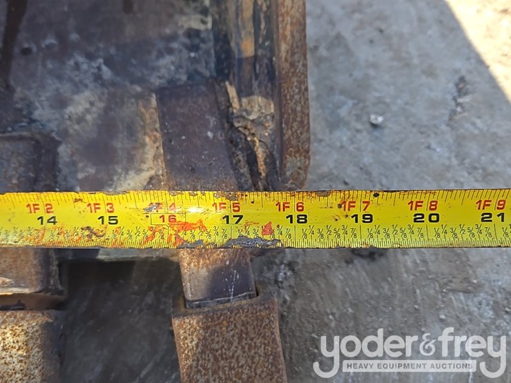 2022-yanmar-vio80-image-13