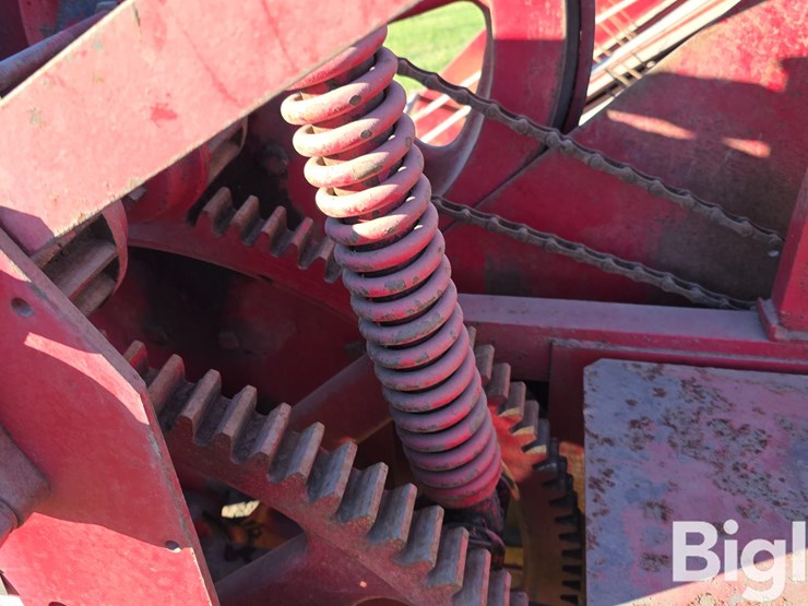 new-holland-77-image-19