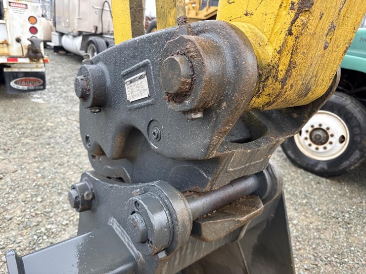 komatsu-pc138us-image-14