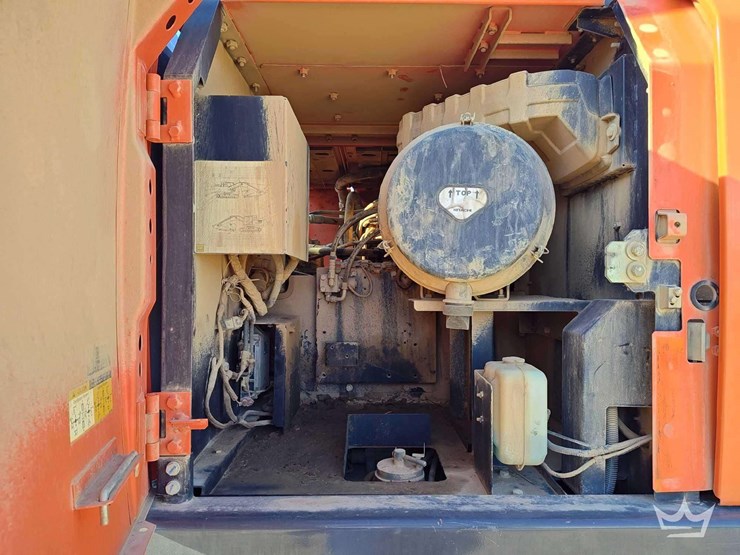 2019-hitachi-zx300-lc-image-44