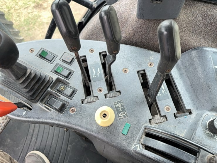 new-holland-8770-image-143