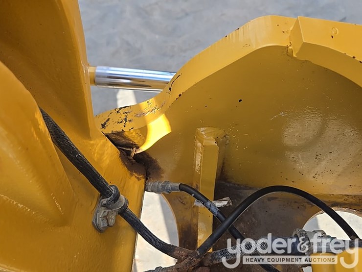 2017-deere-872g-image-64