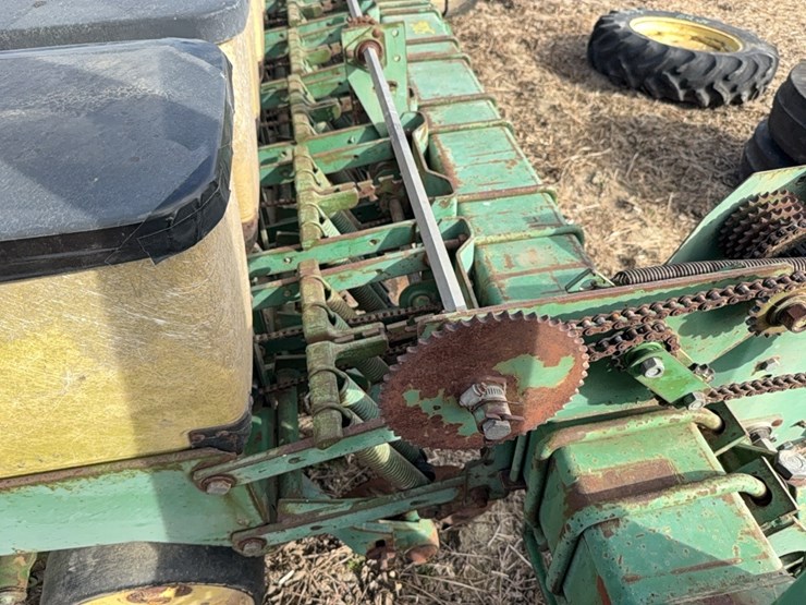 john-deere-7340-image-15