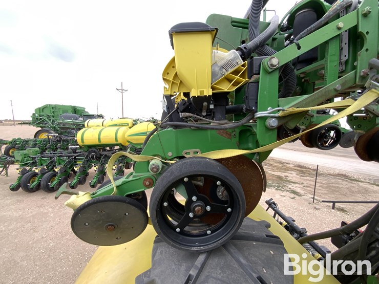 2010-john-deere-dr18-image-19