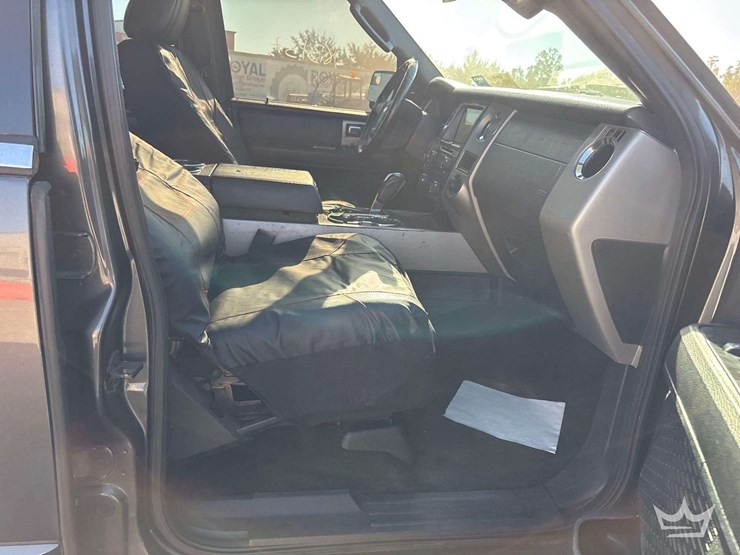 2016-ford-expedition-image-24