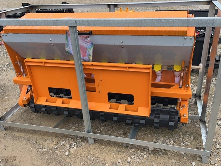 caterpillar-12-image-2