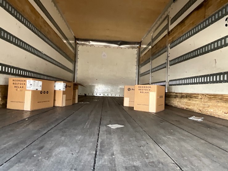 2018-freightliner-m2-106-image-10