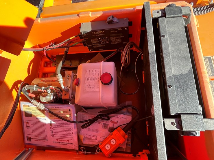 #6306-•-2022-solar-tech-message-board-(trailer-#37195)-(no-title)-image-6