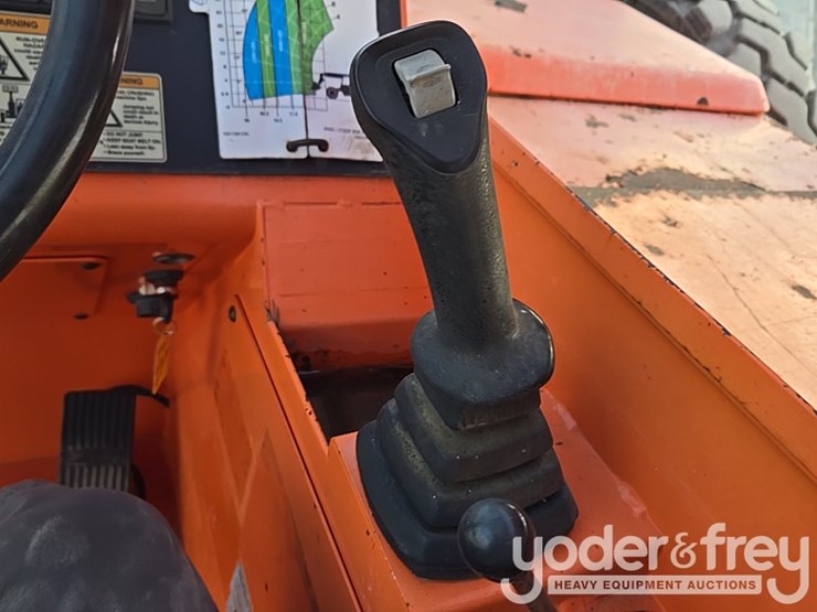 2016-sky-trak-8042-image-122