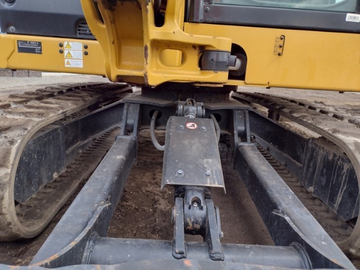 23-caterpillar-306-cr-image-22