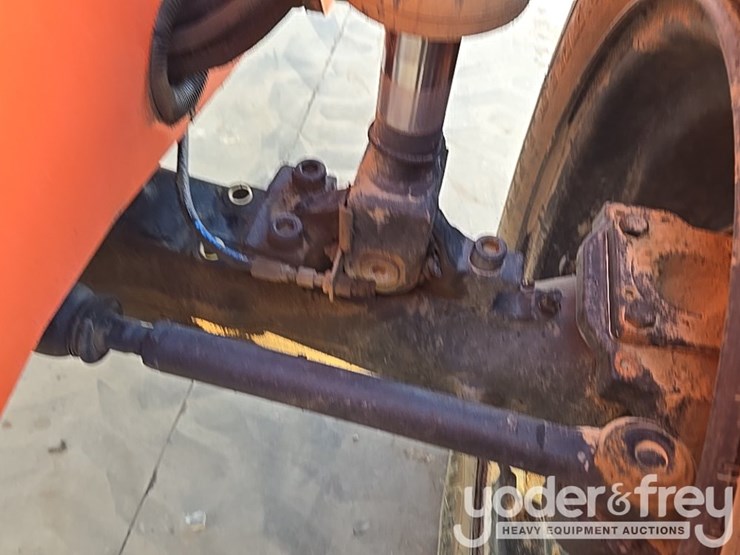 2016-sky-trak-8042-image-48