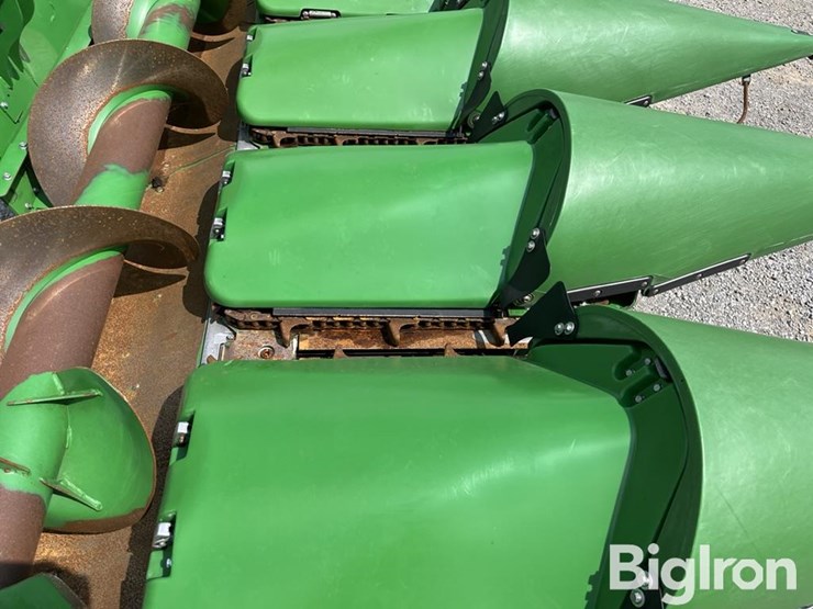 2024-john-deere-c12f-image-16