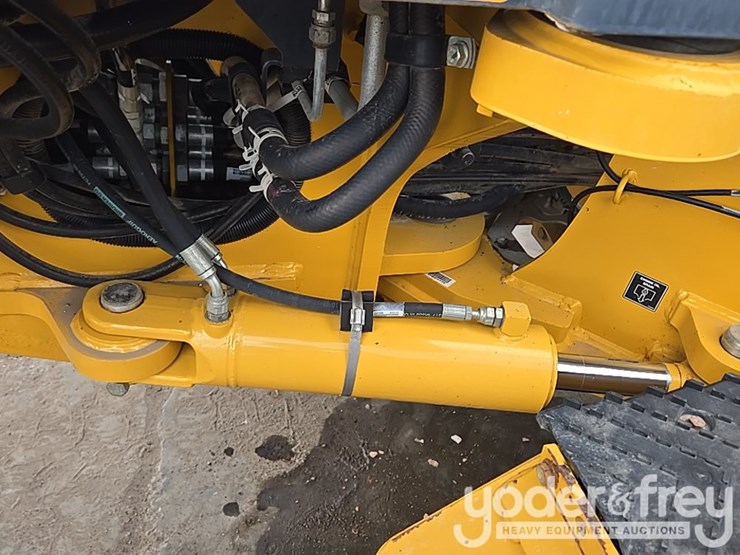 2017-deere-872g-image-42