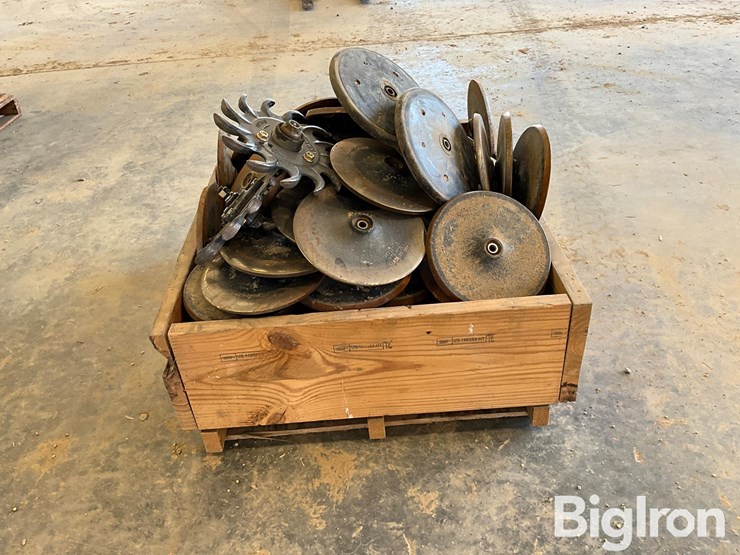 john-deere-cast-iron-closing-wheels-image-6