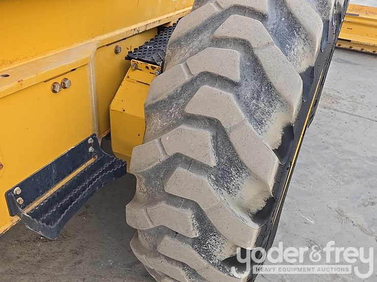 2017-deere-872g-image-84