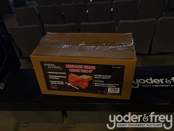 unused-real-steel-5"-bench-vise-image-2