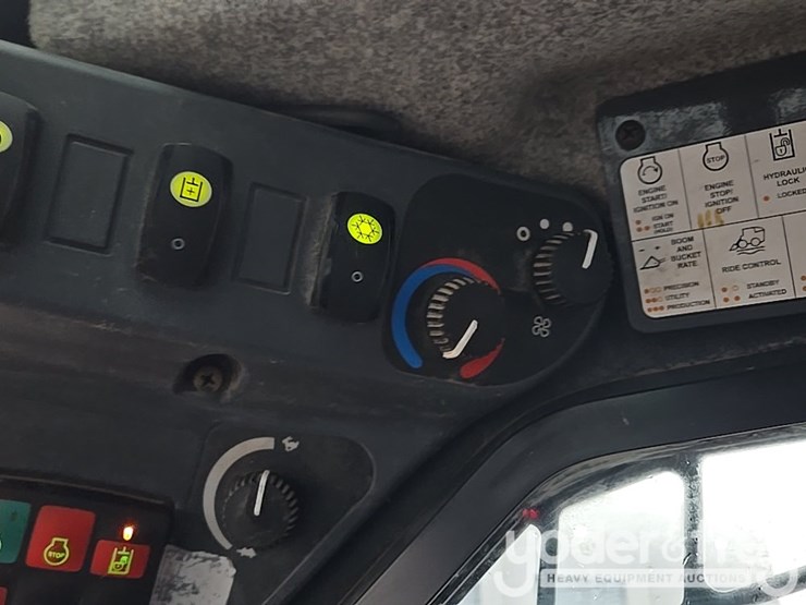 2020-deere-333g-image-77