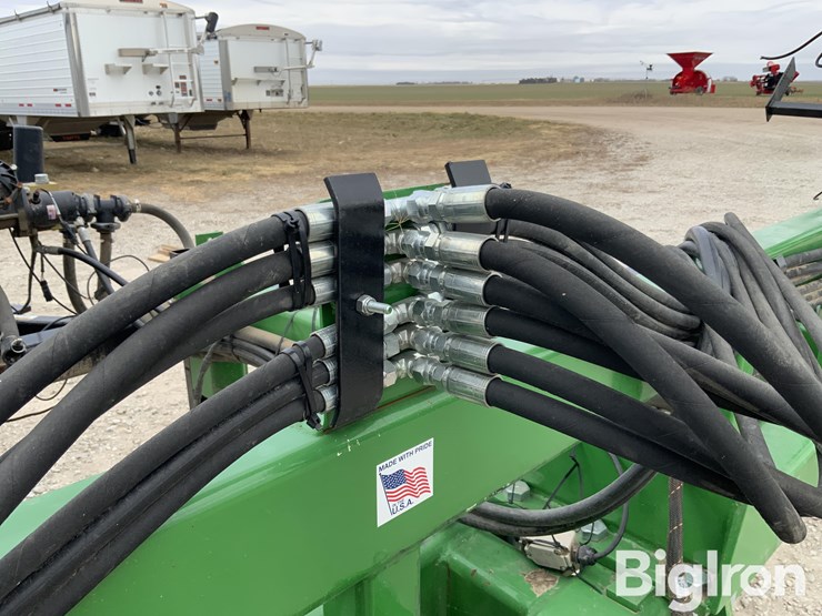 moore-built-25r30-liquid-fertilizer-applicator-image-13