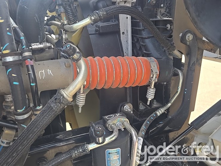 2021-freightliner-m2-106-image-94