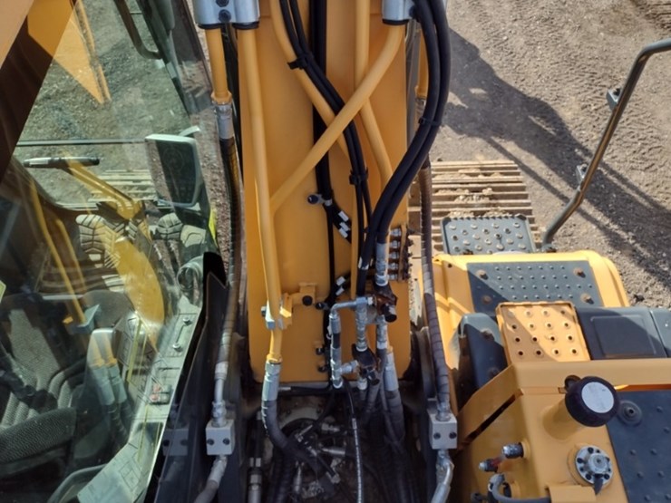 20-hyundai-hx140-lc-image-45