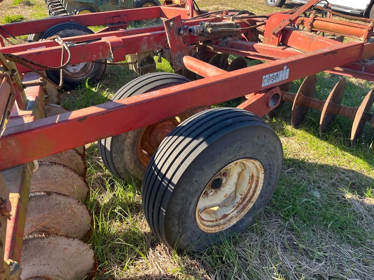 case-ih-3800-image-7