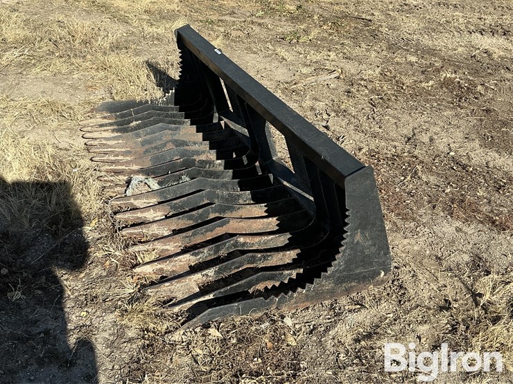 rock-bucket-skid-steer-attachment-image-8
