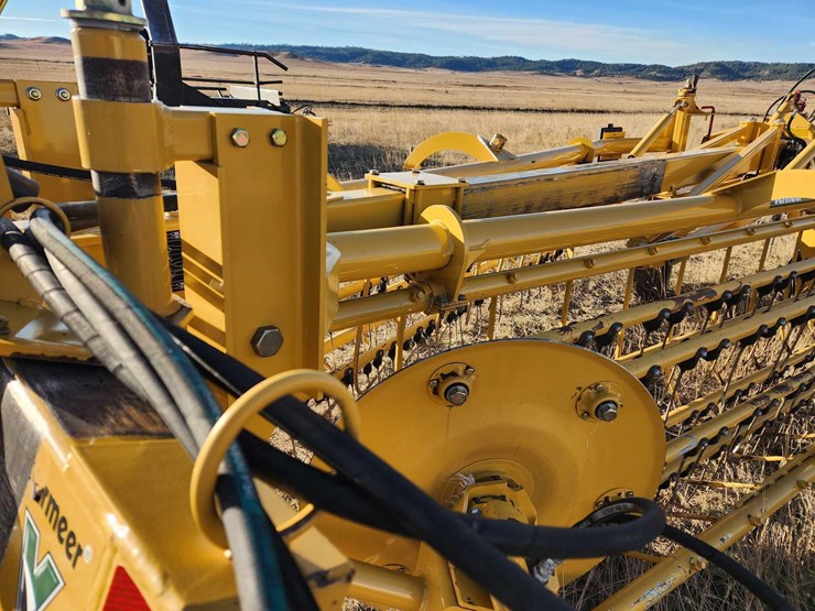 2020-vermeer-r2300-image-31