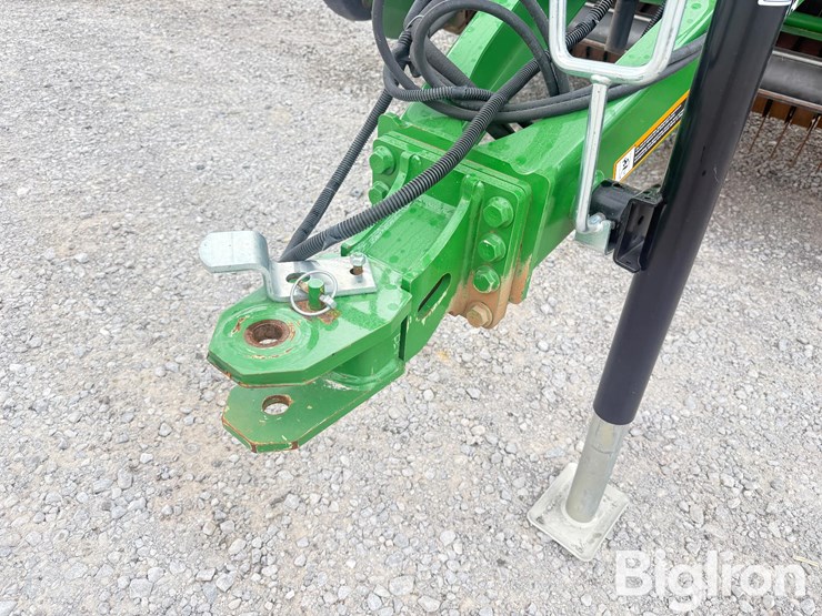 2022-john-deere-560r-image-9