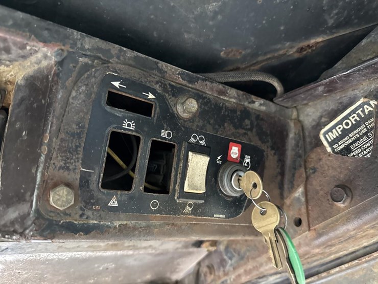 new-holland-lx885-image-50