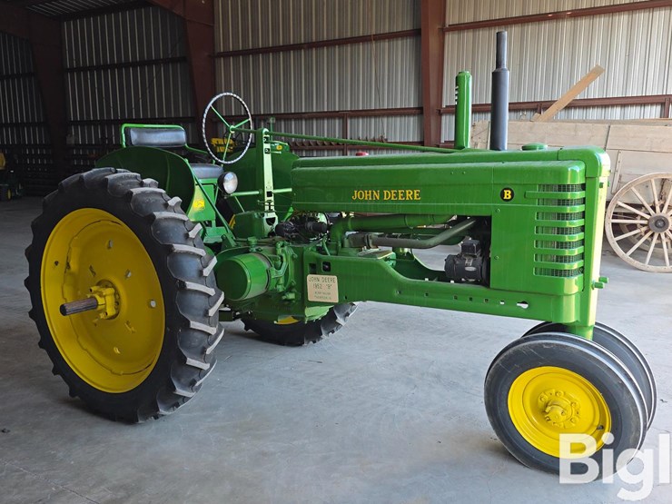 john-deere-b-image-3