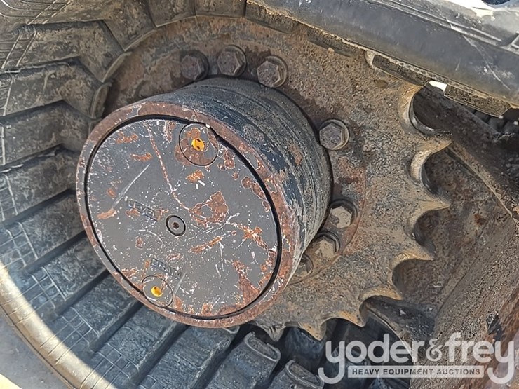 2020-deere-35g-image-30