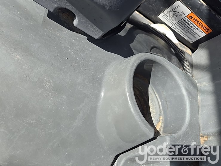 2022-yanmar-vio80-image-113