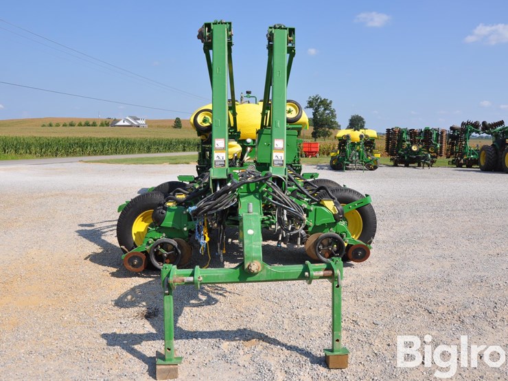 2015-john-deere-1775nt-image-2