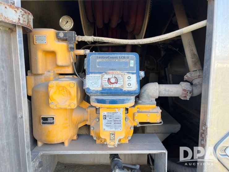 2007-freightliner-petroleum-truck-(jn3391,-unit-2373)-image-40