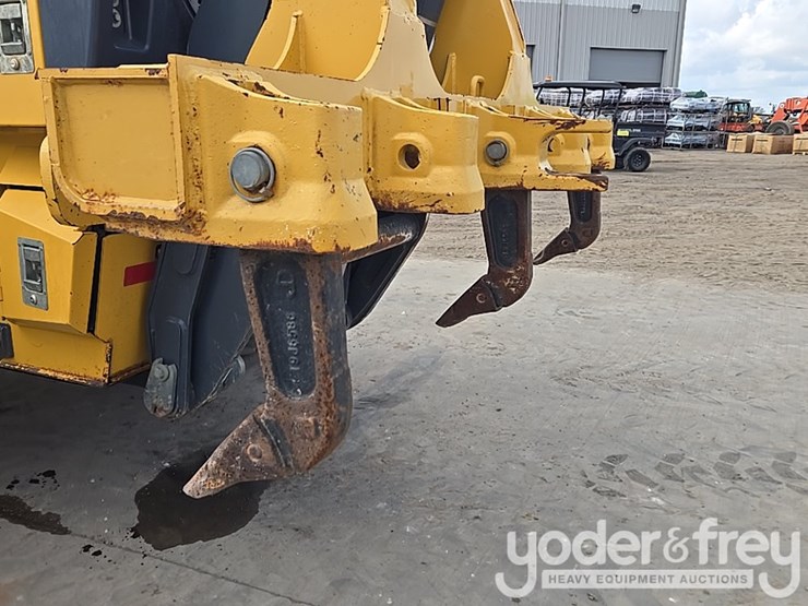 2017-deere-872g-image-16