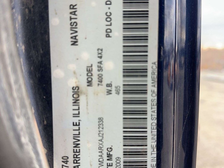 2010-international-7400-image-25
