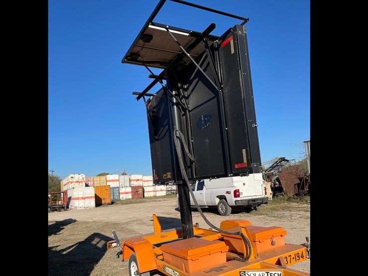 #6303-•-2020-solar-tech-message-board-(trailer-#37194)-(no-title)-image-3