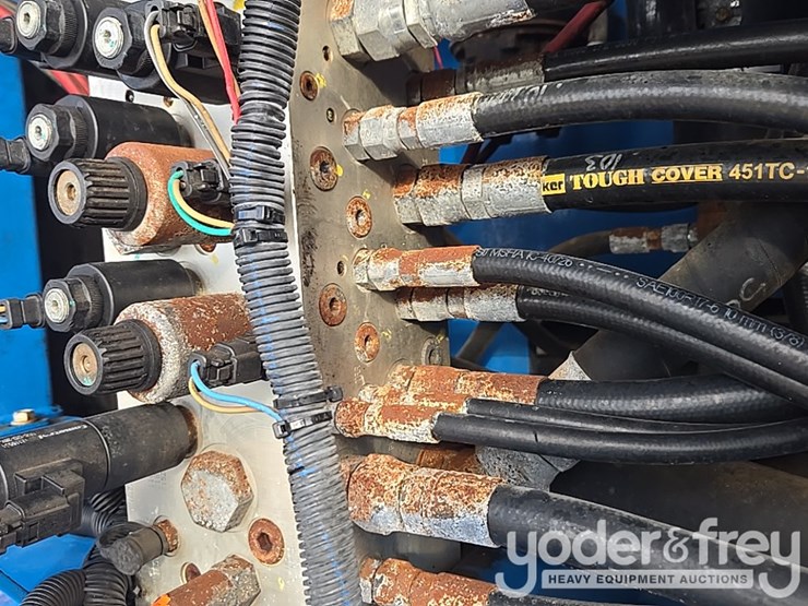 2015-genie-zx-135-image-111