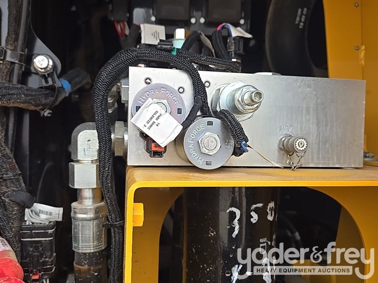 2019-deere-850l-wlt-image-82