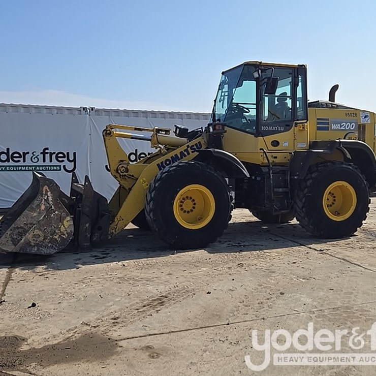 2018 KOMATSU WA200-8