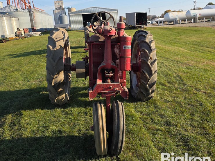 1939-farmall-f-14-2wd-tractor-image-2