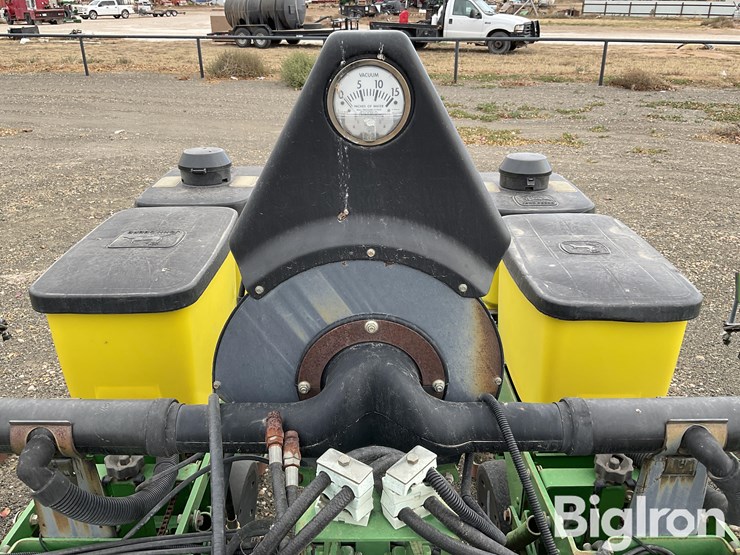 2002-john-deere-1700-image-16