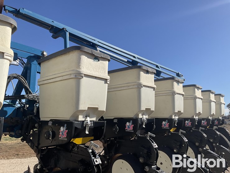 2020-kinze-3600-image-13