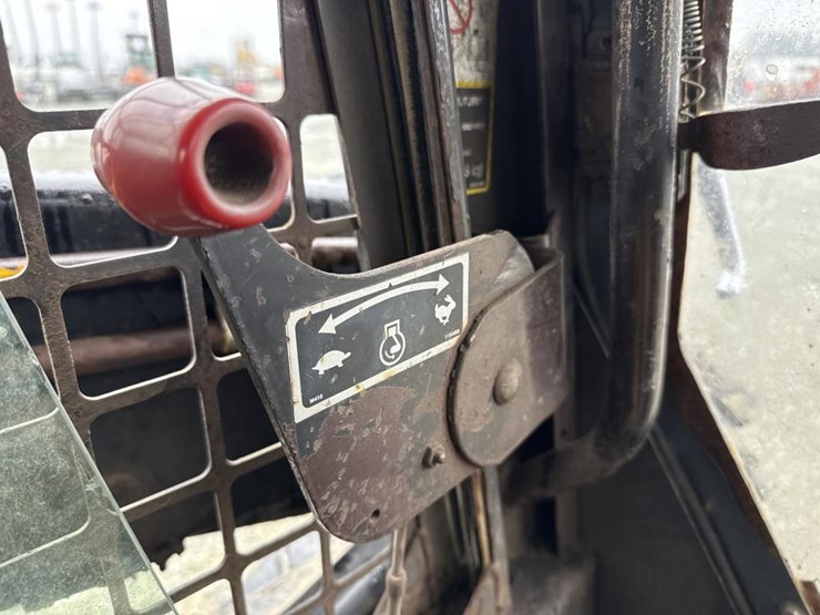 new-holland-lx885-image-49