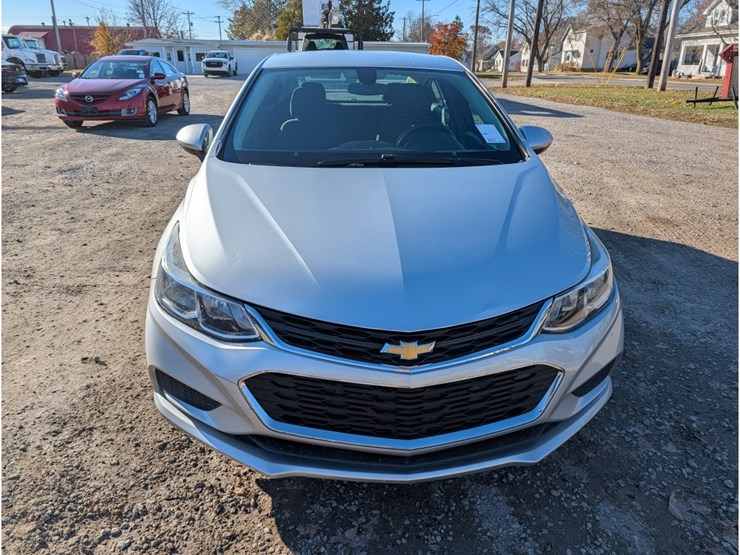 2016-chevrolet-cruze-image-2